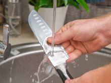 Truque com azeite e bicarbonato de sódio dá brilho extra aos utensílios de metal