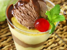 Taça mousse de maracujá com sorvete