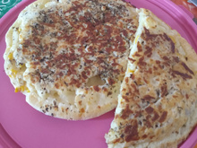 Pão de queijo de frigideira fácil rápido e gostoso