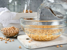 Como descascar grão-de-bico: confira 3 dicas simples