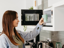 Chega de pagar caro no micro-ondas! Com esse desconto você paga menos de R$ 500 no eletrodoméstico