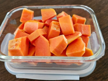 Zero desperdício: esse é o melhor jeito para cortar o mamão e consumir durante a semana!