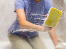 Adeus vidro do box nojento: essas dicas espertas vão tirar toda a sujeira podre do seu banheiro!