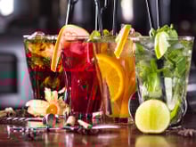 Misturar bebidas faz realmente mal?