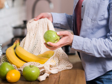 Por que não se pode lavar as frutas em temperatura ambiente? Orientação é polêmica