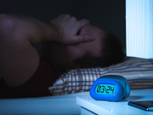 Psicóloga do sono alerta: dormir só quatro horas tem o mesmo efeito que beber seis cervejas