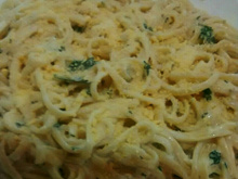 Macarrão alho e óleo ao creme de leite