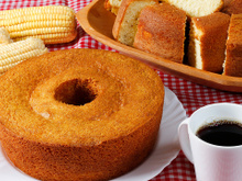 Da lata para a sua mesa em poucos passos: bolo de milho perfeito para o seu café da tarde