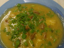 Caldo de mandioca com carne