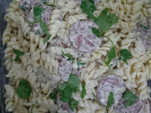 Macarrão com linguiça calabresa e creme de leite