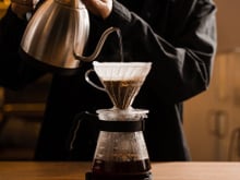 Esse é melhor tipo de material para coar o café sem perder o sabor, segundo baristas e o TudoGostoso