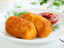 Esse é o bolinho mais crocante já visto por humanos feito na airfryer: e o recheio é beeeeem queijudo