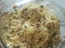 Spaghet ao molho de alcaparras, cogumelos e atum