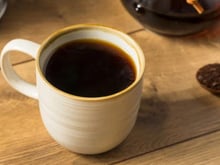 Descobri que tomei café errado a vida toda depois que aprendi essas dicas com um especialista