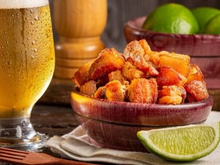 Torresmo na airfryer dá certo? Bora pururucar o porco e deixar mais crocante que o do boteco!