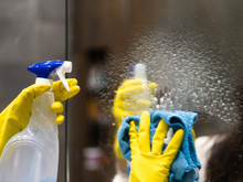 Veja por que os seus vidros seguem manchados depois de limpos: é assim que você tem que fazer