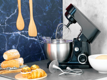 Entenda os diferentes tipos de batedeira e suas funções para escolher a ideal para a sua cozinha