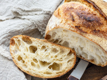 Nem geladeira, nem saco plástico: aprendi como conservar pão de fermentação natural sem perder sabor ou textura