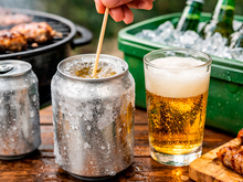 Parece mágica, mas é física: o truque do palito que salva a cerveja congelada em segundos