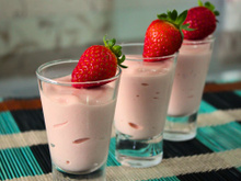 Você nunca mais vai comprar danoninho para a criançada depois de aprender como fazer em casa (rende muito!)