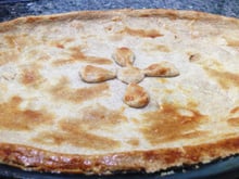 Torta saborosa de brócolis, bacon e ricota