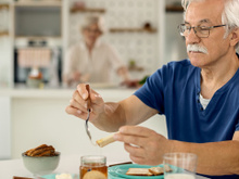 Será que é uma boa ideia comer mel todos os dias? Entenda se a reputação do alimento "milagroso" é real