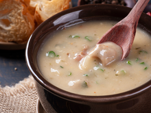Troquei os caldos tradicionais por essa sopa de mandioca do TudoGostoso e não me arrependi