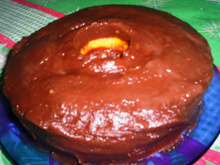 Bolo de cenoura com cobertura de chocolate suave