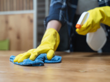 Nem vassoura, nem aspirador de pó: se você sofre com rinite, esse é o melhor jeito de limpar a sua casa