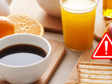 Suco de laranja, torradas e café? O erro no café da manhã que pode inflamar seu cérebro e roubar sua energia
