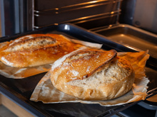 9 em 10 falham: o segredo para o pão caseiro formar aquela casquinha crocante perfeita