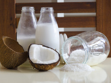 Farinha de coco e leite de coco: como fazer em casa