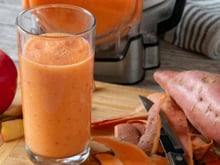 É por isso que você deve tomar suco de batata-doce com maçã todo dia pela manhã