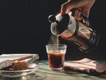 Palavra de barista: o seu café na prensa francesa pode estar dando errado por causa da água ou do tempo de infusão