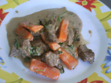 Carne com vinho tinto seco