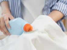 Para que serve a mistura de água oxigenada com detergente líquido: veja como usar com segurança