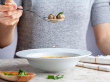 Dica simples e barata vai te ajudar a separar os ingredientes sólidos dos seus caldos