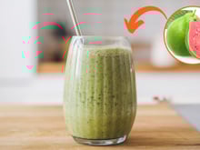 Eu bebo esse suco de goiaba com espinafre há 11 anos todos os dias: bebida desinflama o corpo e me dá energia