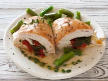 Filé de peito de frango recheado: receita prática e deliciosa