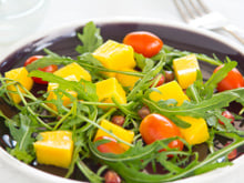 Salada de rúcula com manga: receita prática e refrescante