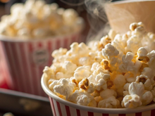 Dia da Pipoca fica mais gostoso com pipoqueira elétrica em oferta