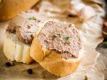 A melhor receita de patê de frango para deixar seus sanduíches naturais e aperitivos ainda mais saborosos