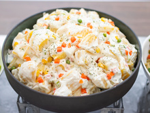 Como melhorar a salada russa, de acordo com quatro chefs que sempre acertam em cheio