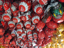 Páscoa sem chocolate? Alto preço do alimento faz os ovos de chocolate terem menos cacau e preço exorbitante; veja como economizar!