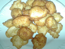 Bolinho de arroz com queijo