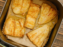 Nem tilápia, nem linguado, nem merluza: o melhor peixe branco para fazer na airfryer é outro, fica digno de restaurante