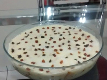 Pavê de bolacha com creme branco