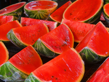 "Não se deve comprar melancias cortadas no supermercado, especialmente se não estiverem bem congeladas", recomenda uma nutricionista