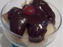Abacaxi ao cointreau com ganache de chocolate