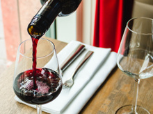 Vinho estraga? Tem prazo de validade? Entenda de uma vez por todas o que NÃO fazer e como consumir depois de aberto